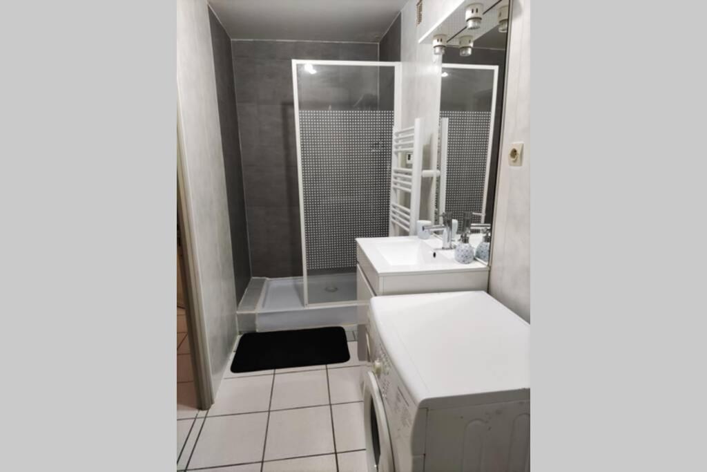 Appt En Bas De Villa, Petit Exterieur, 1 Place De Parking 库尔斯 外观 照片